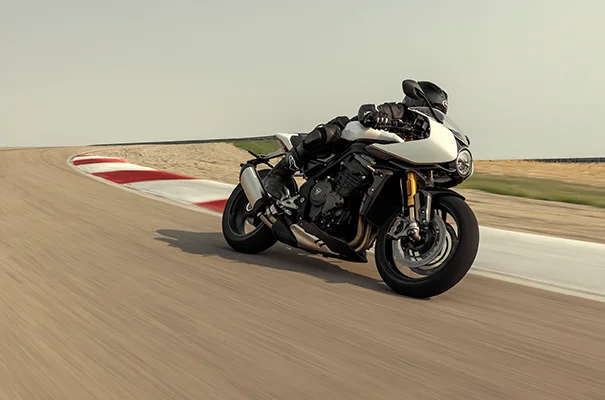 Speed Triple RR in crystal white